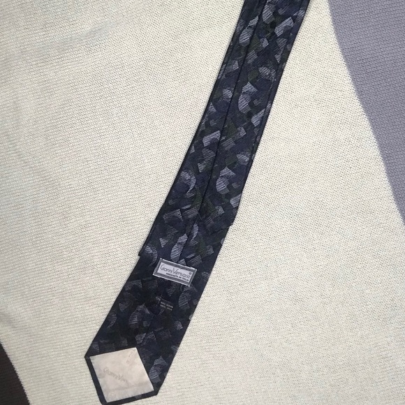 Vintage Armani tie-100% silk - Picture 2 of 2
